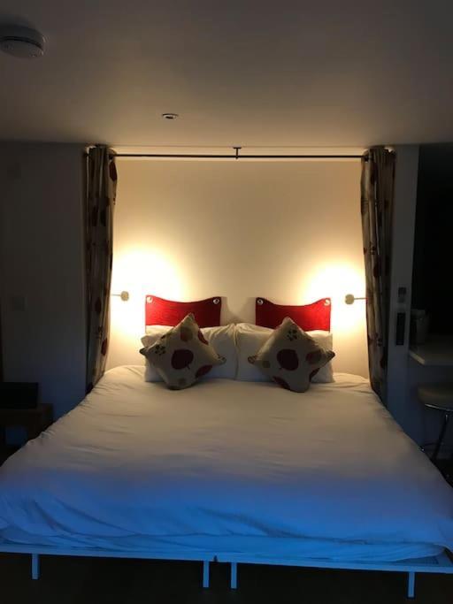Fantastic Cotswolds Hideaway Cleeve Hill Holiday home